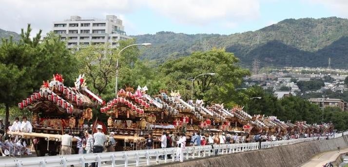 地域が守り続けるだんじりと日本酒文化の融合！10月9日(日)、日本酒文化のランドマーク「灘五郷酒所」で御影地区のだんじりが鳴り舞い、伝統文化の共演を盛り上げます。