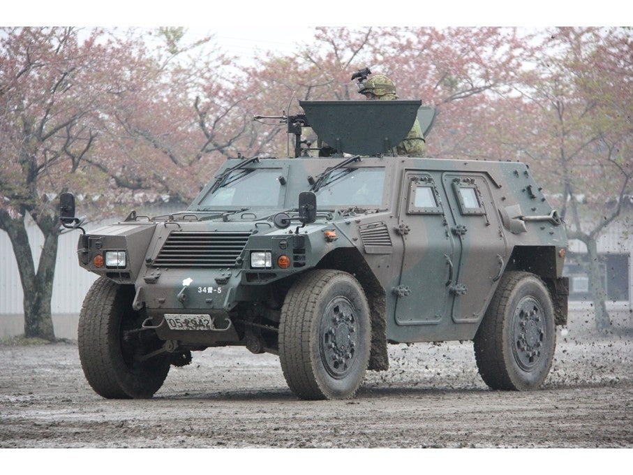 軽装甲機動車　提供：自衛隊静岡地方協力本部