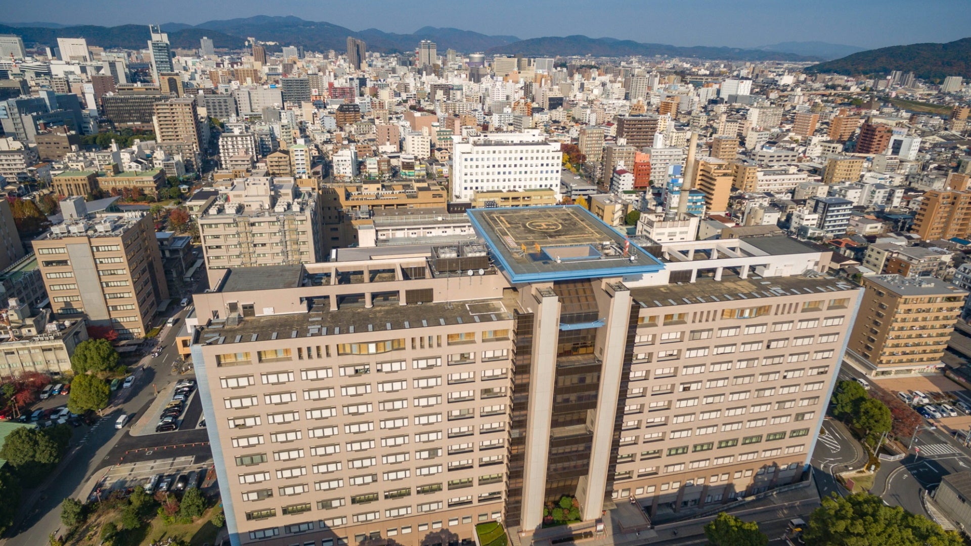 岡山大学病院がある岡山大学鹿田キャンパス（岡山市北区）