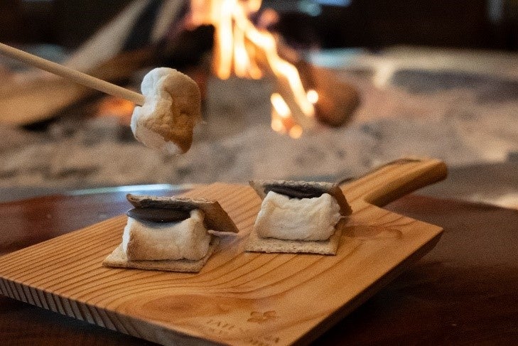 期間限定の焼きマシュマロ＆スモアを楽しむ 