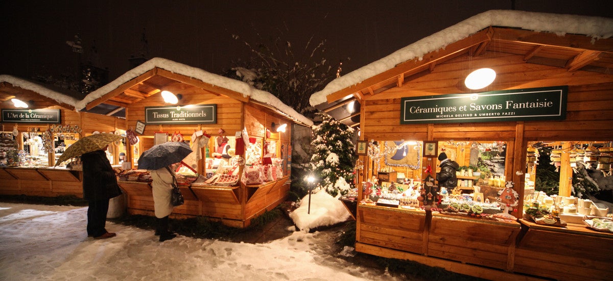 アオスタのクリスマス・マーケット© Regione Valle d’Aosta, Enrico Romanzi