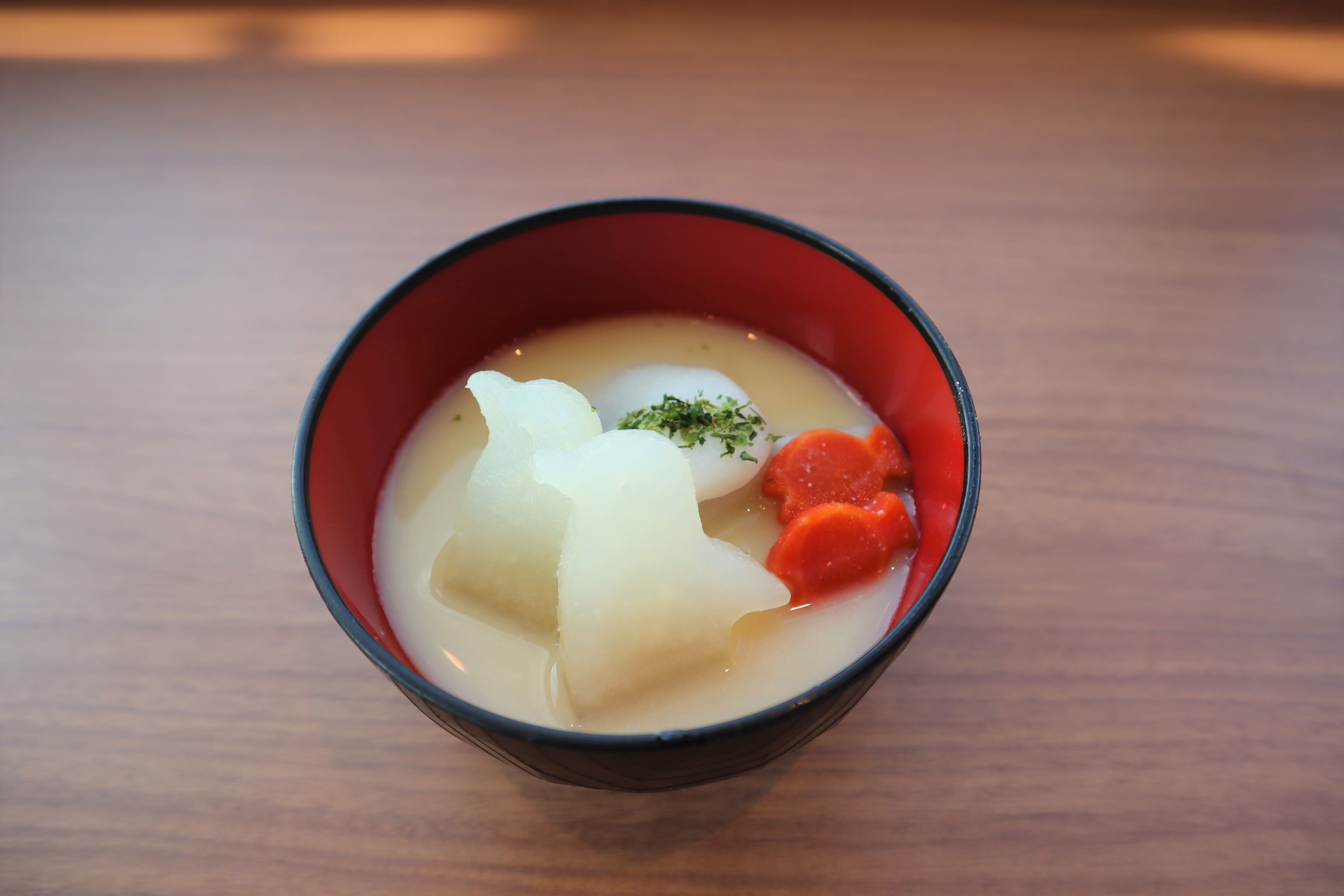 香川県の郷土料理「あん餅雑煮」（800円）