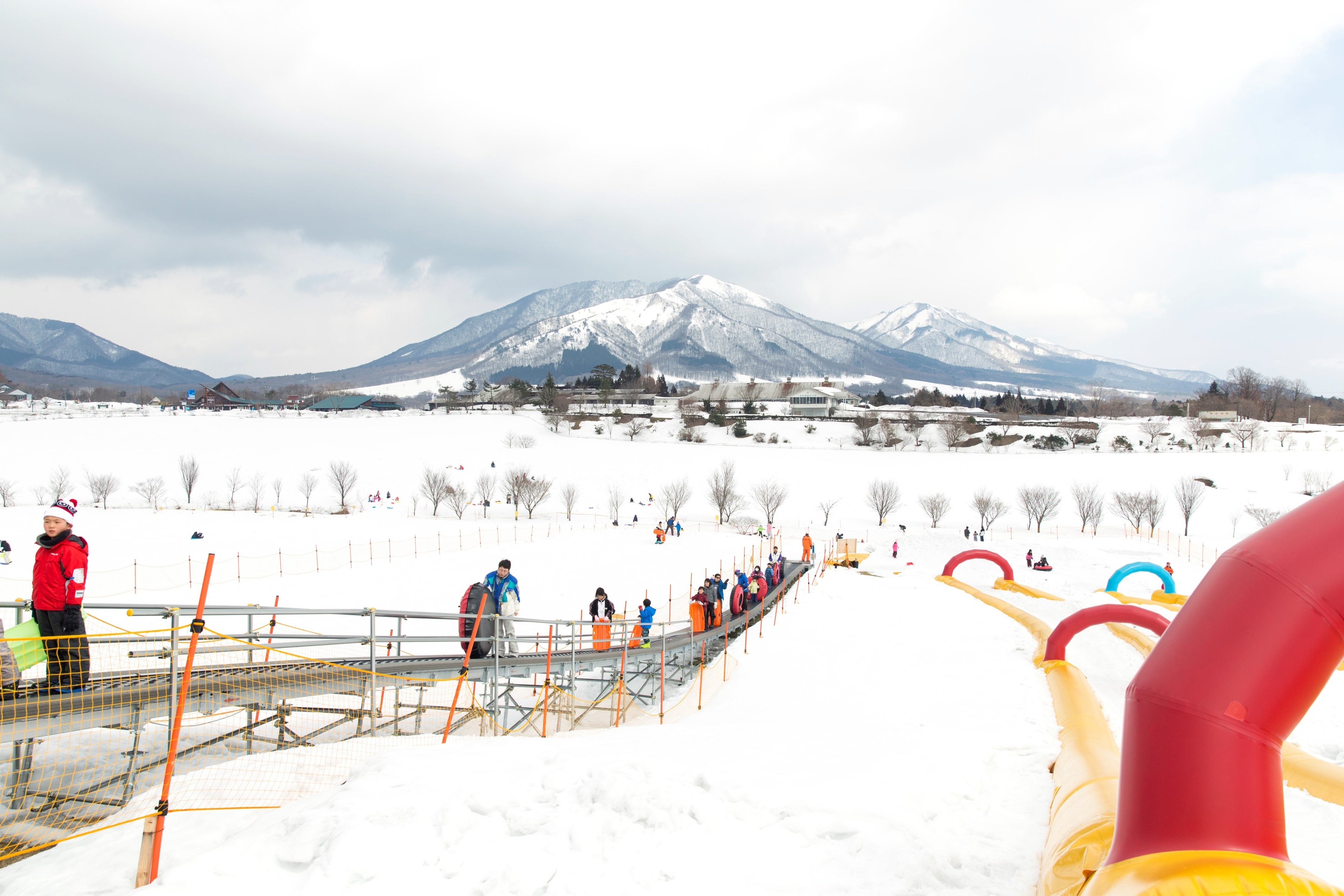 登りも楽々♪動く歩道「サンキット」