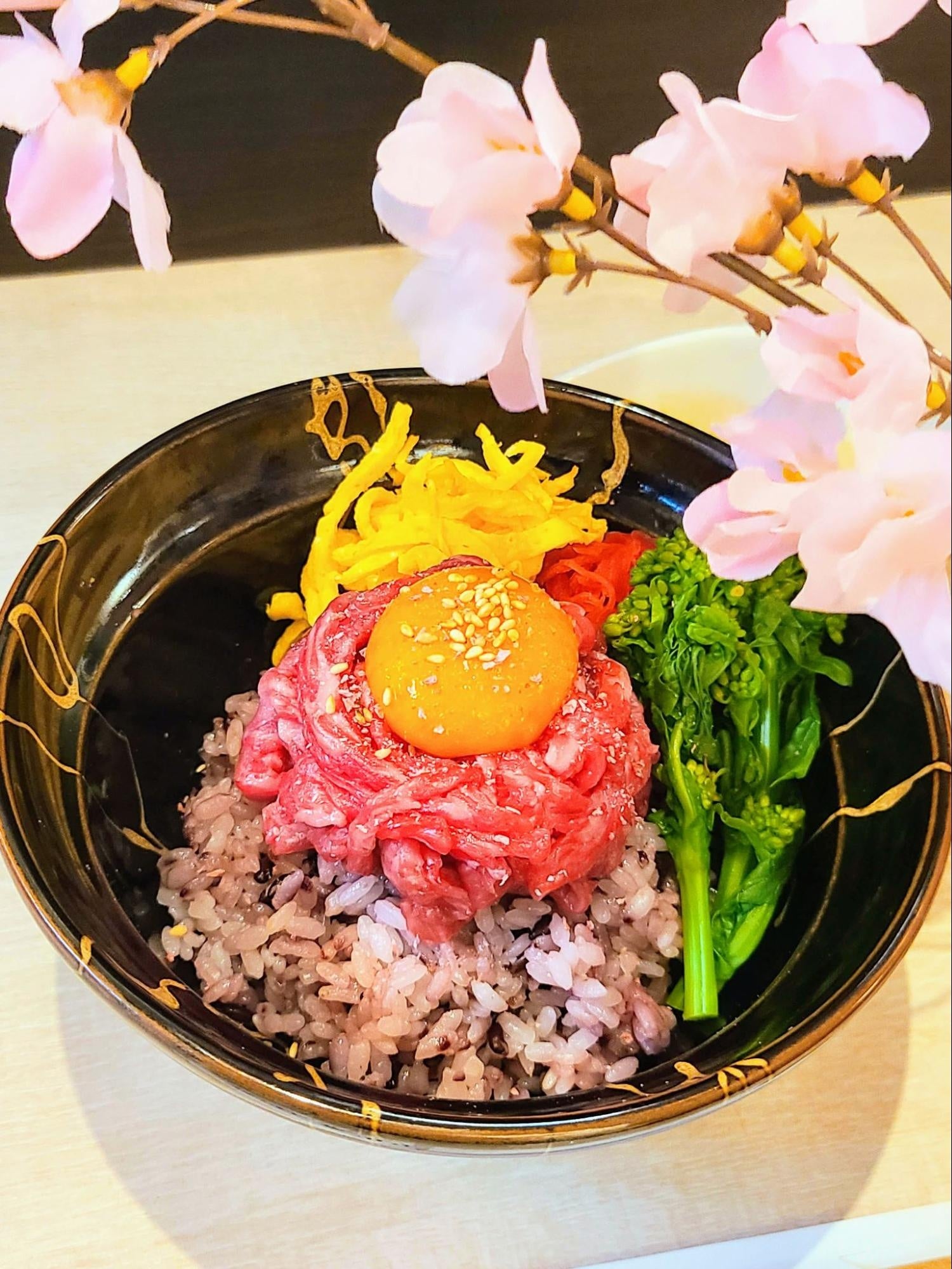 恵比寿横丁から『お花見ユッケ丼』新発売！お得な先行試食会3/14開催決定〜3月21日（火）から一般発売開始〜