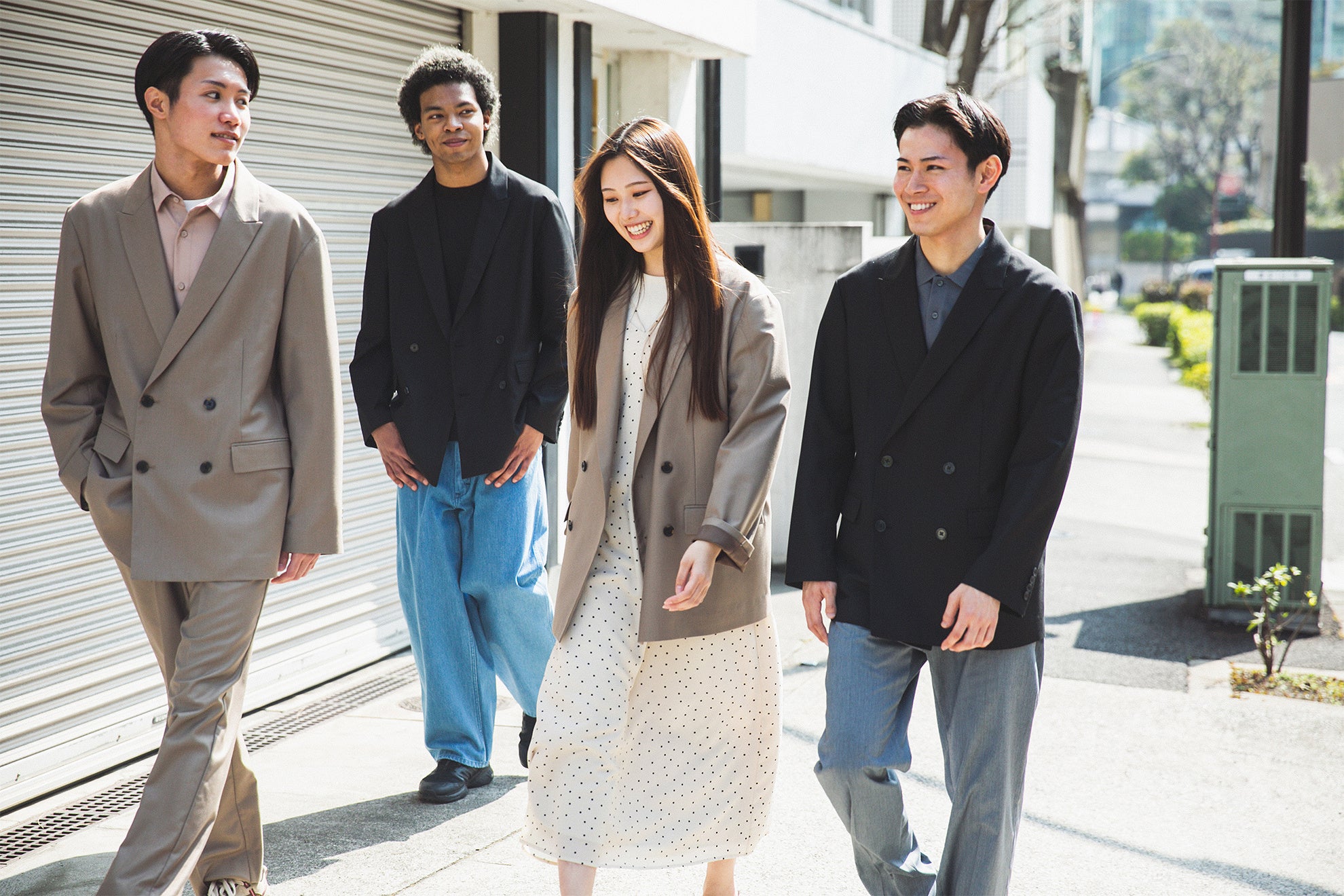 “NANO universe × AOYAMA FASHION ASSOCIATION”コラボ企画を発売。