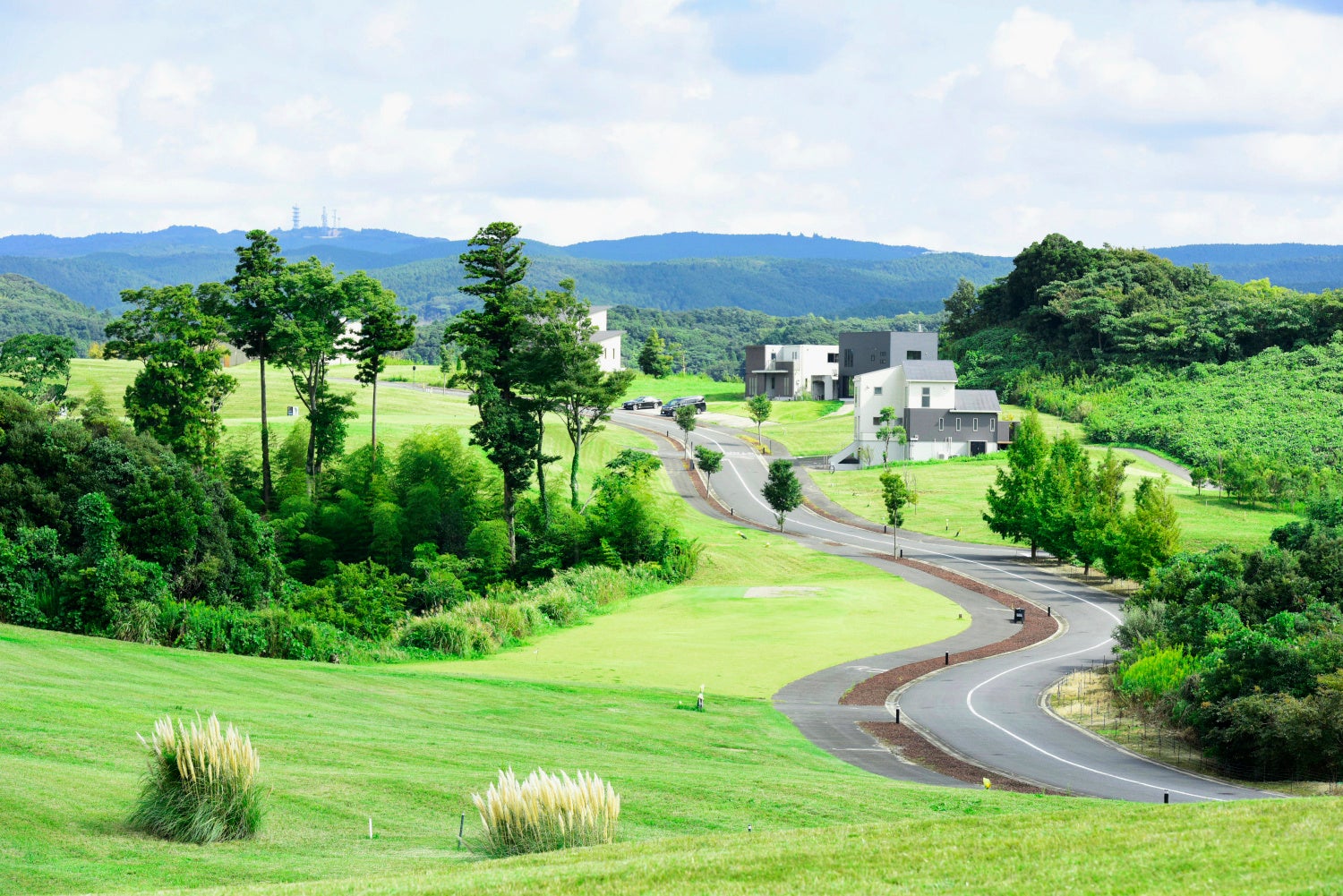 道路のカーブの角度でさえもこだわったゲーティッド・ゴルフコミュニティ「FUTTSU BRISTOL HILL」