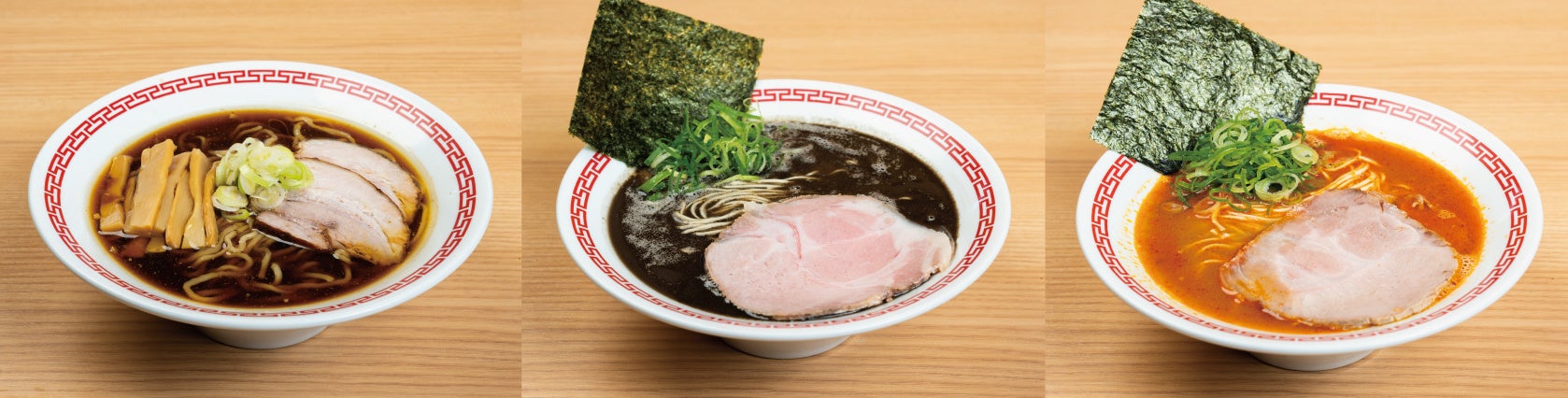 (左)中華そば、(中)幸竜黒ラーメン、(右)幸竜赤ラーメン