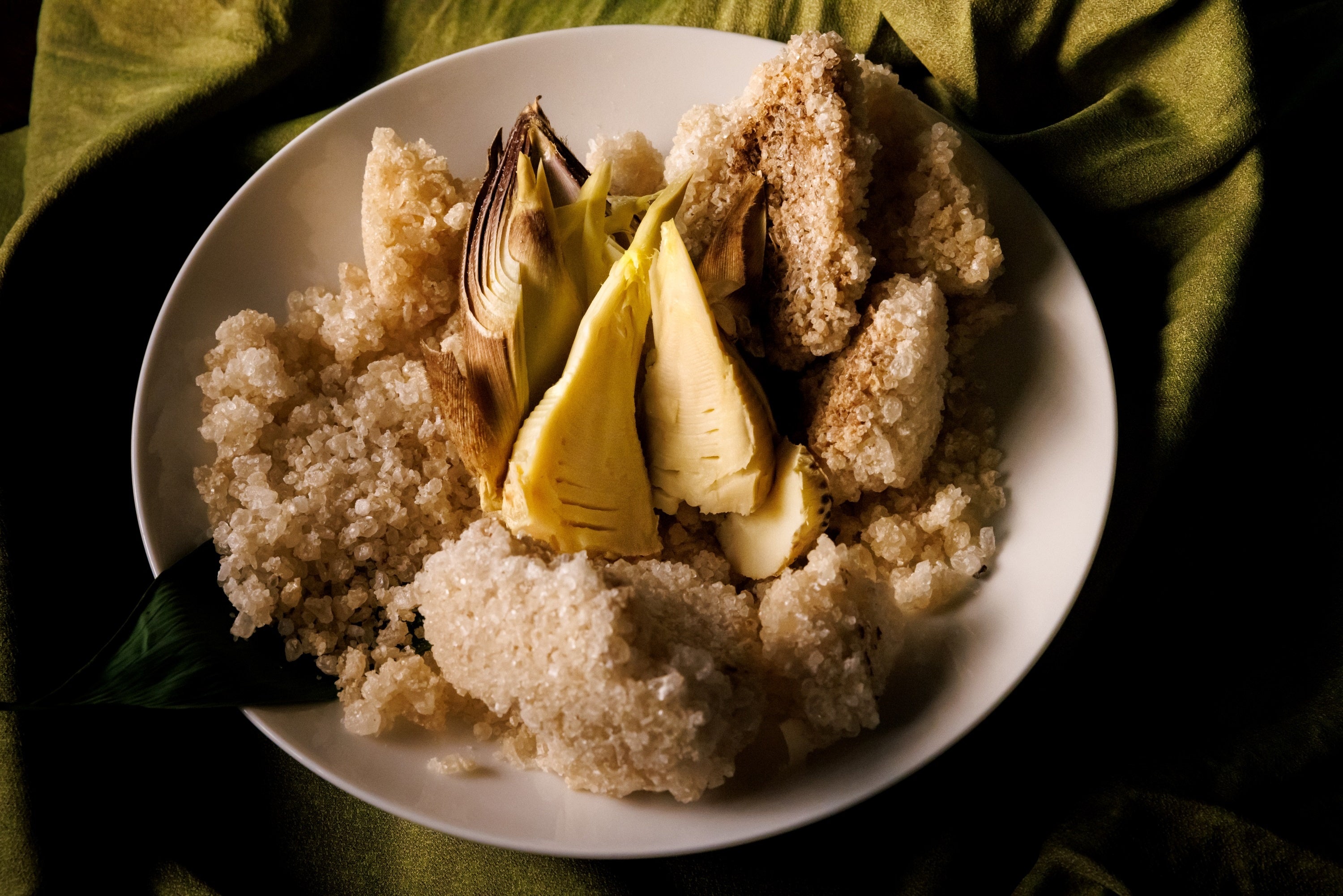 筍の塩釜焼き　鰆のマリネ