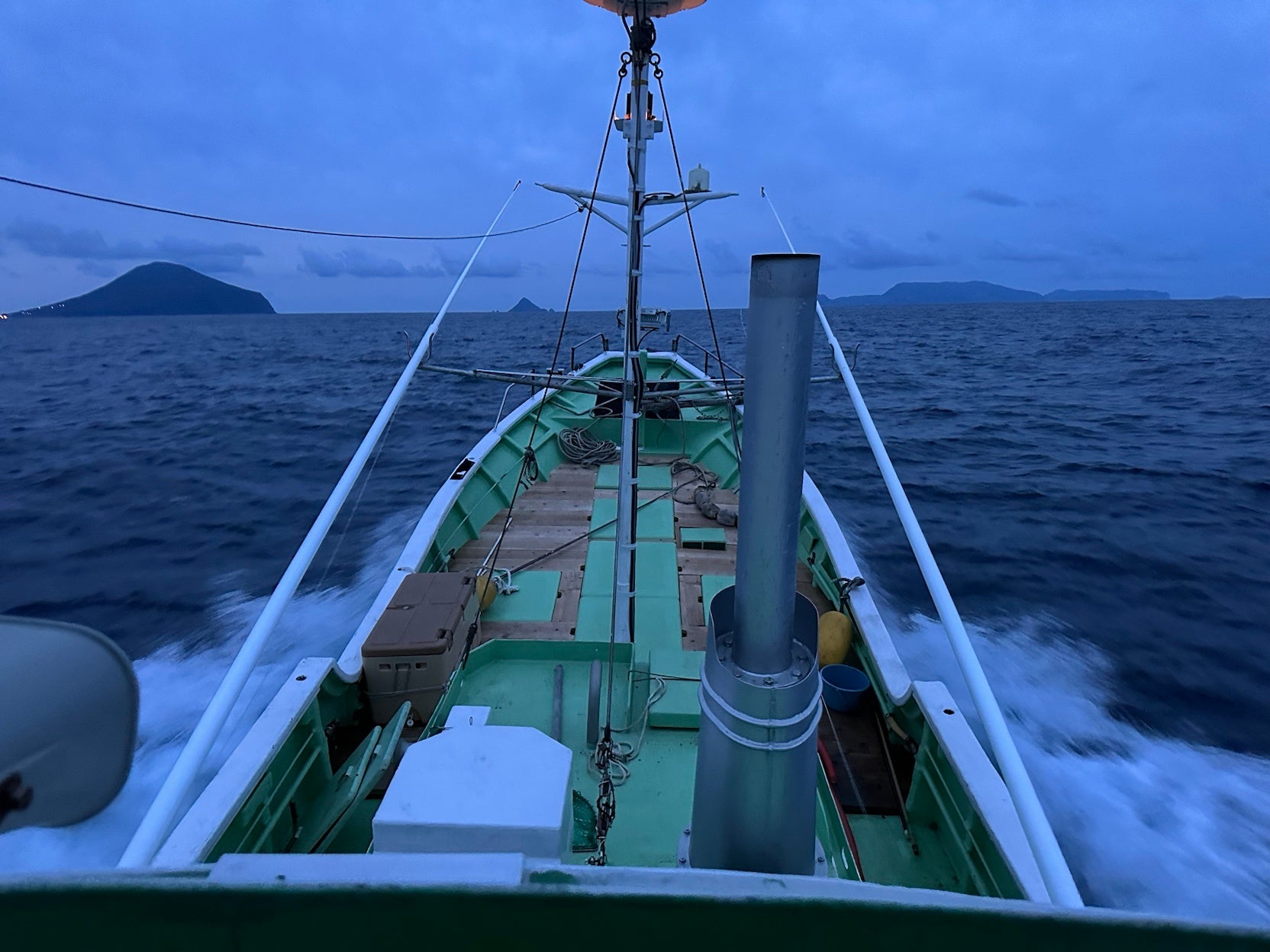 自社所有の船で獲った鮮魚を最速で自社の飲食店や小売店へ！社有船の「辨天丸（べんてんまる）」がいよいよ本格始動、下田港より初漁へ出航いたしました。