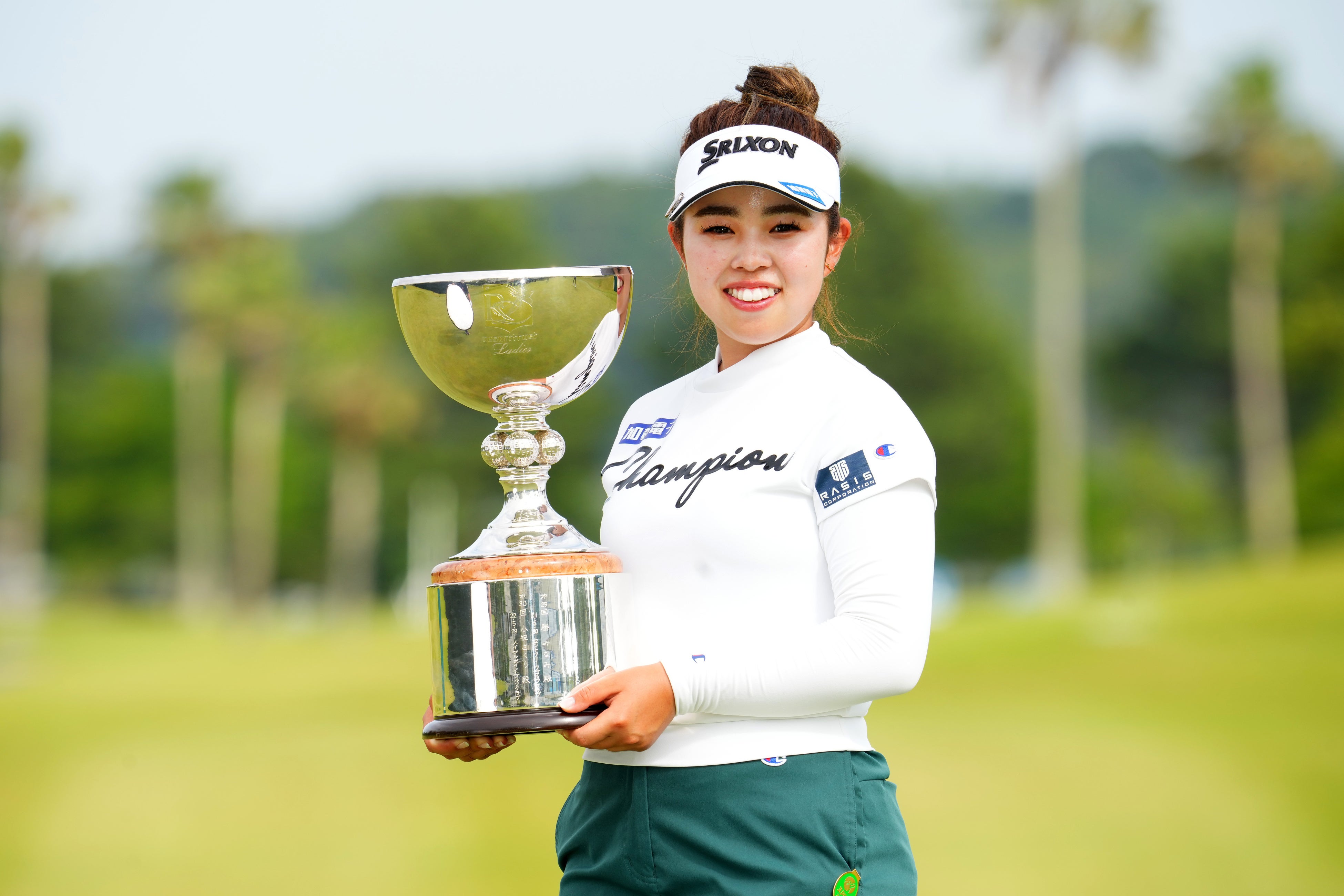 チャンピオン ゴルフ契約選手 山下 美夢有プロJLPGAツアー リゾートトラストレディスを優勝し史上初の2週連続4日間大会Vを達成