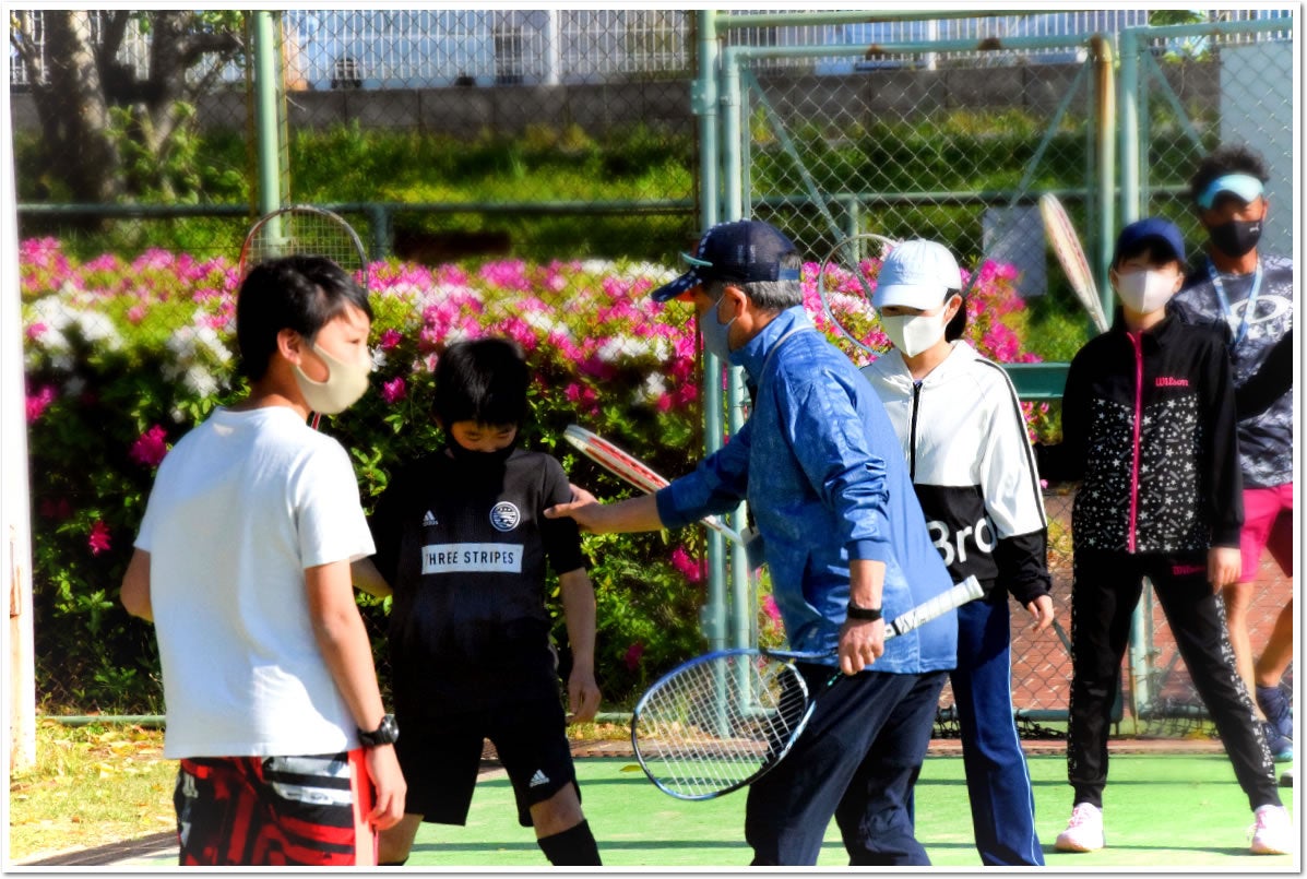 楽しみながら上達できるコツを学ぼう。ITCソフトテニススクール