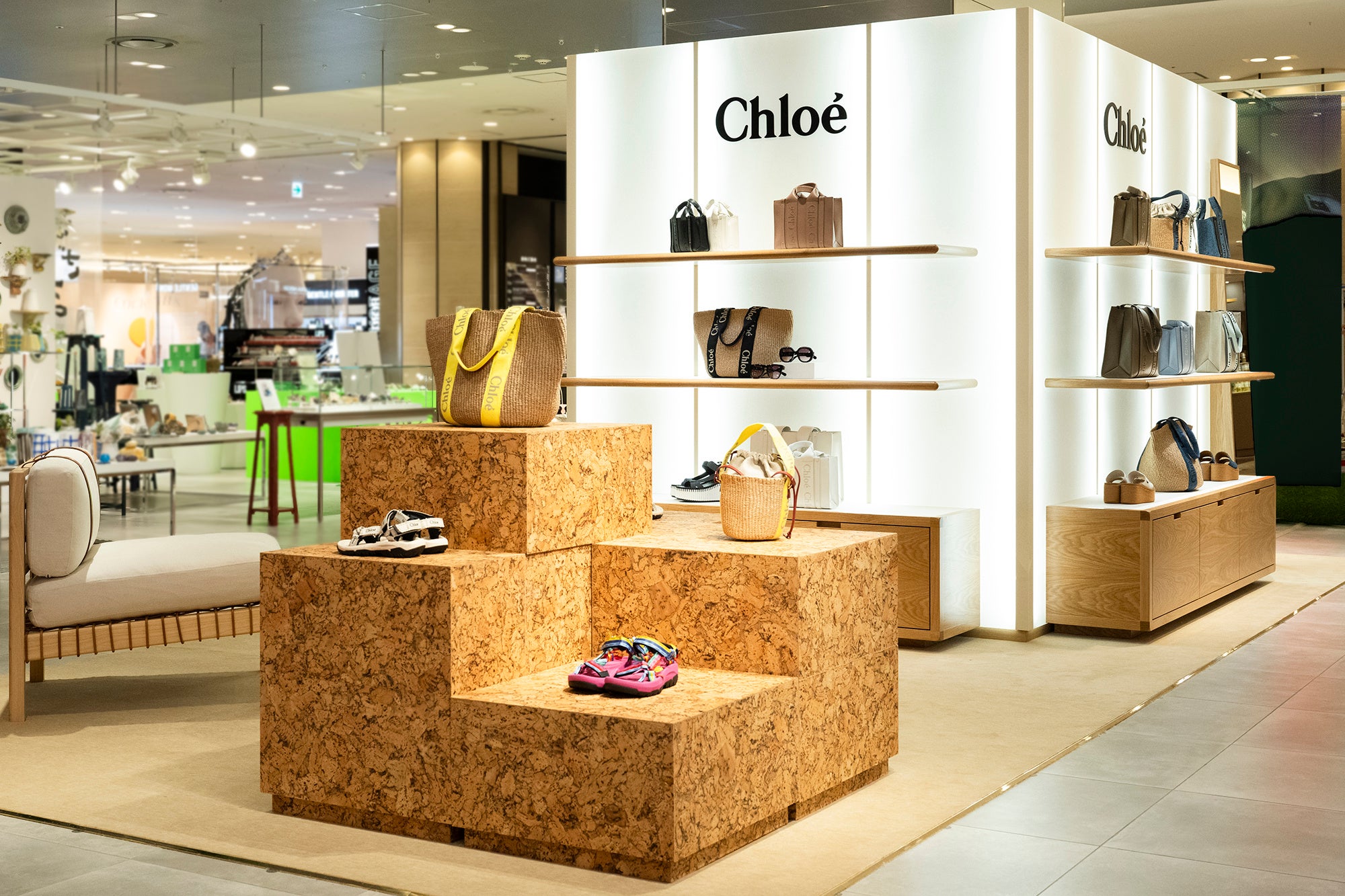 Chloé Essentialsポップアップブティックがオープン