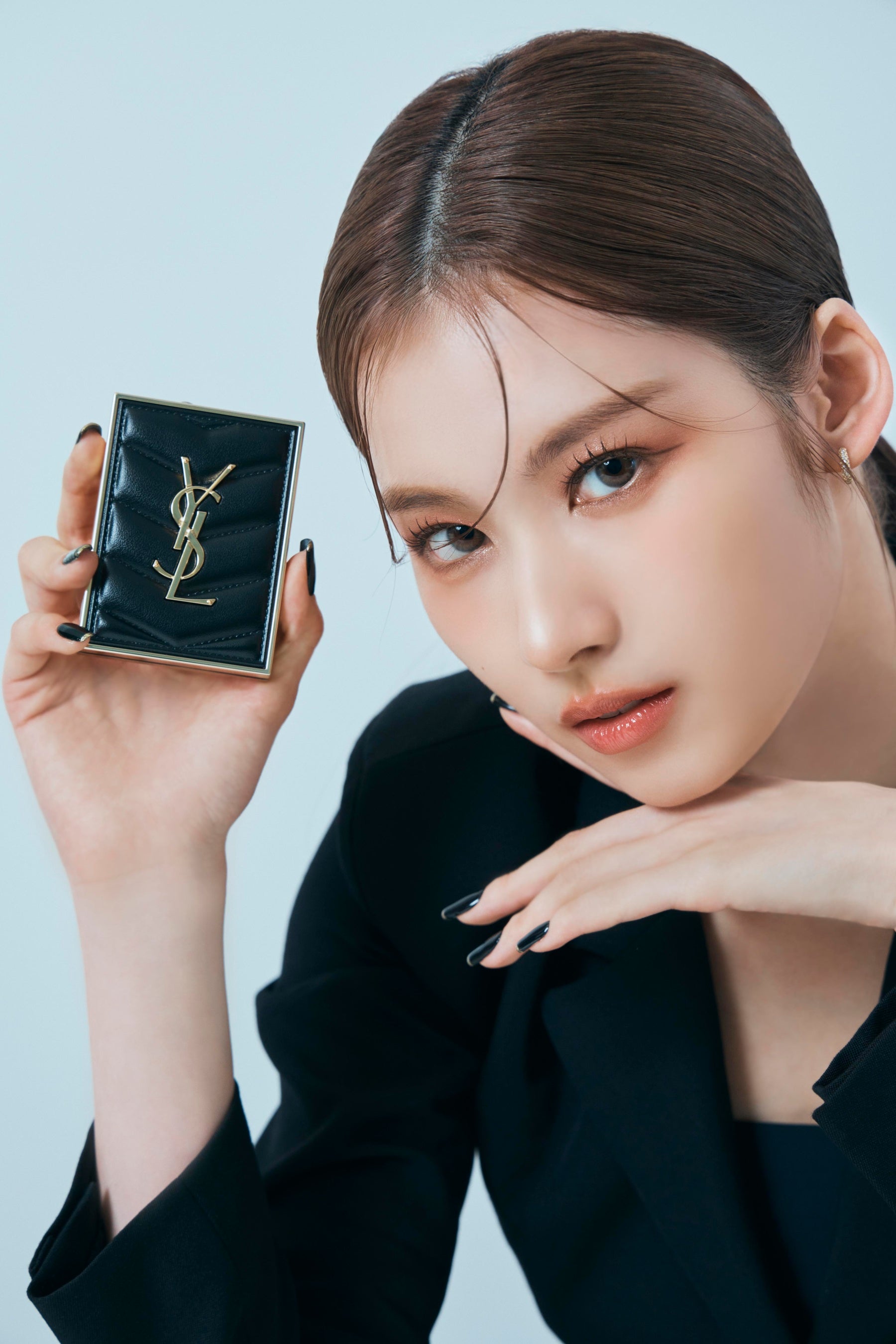 【YSL】ジャパンメイクアップミューズのTWICE SANAがダイヤモンドのような輝きをまとったアイメイクで登場！