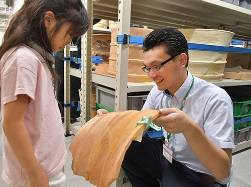 夏休みだけの特別企画　普段立ち入れない歴史館の裏側を見学