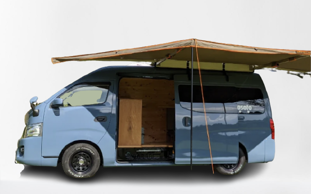 福岡のレンタカーショップ「OSOTO campervan」に新型キャンピングカーが登場！日産「キャラバン」をベースにしたカスタム仕様で、8月11日より博多店で予約受付開始。