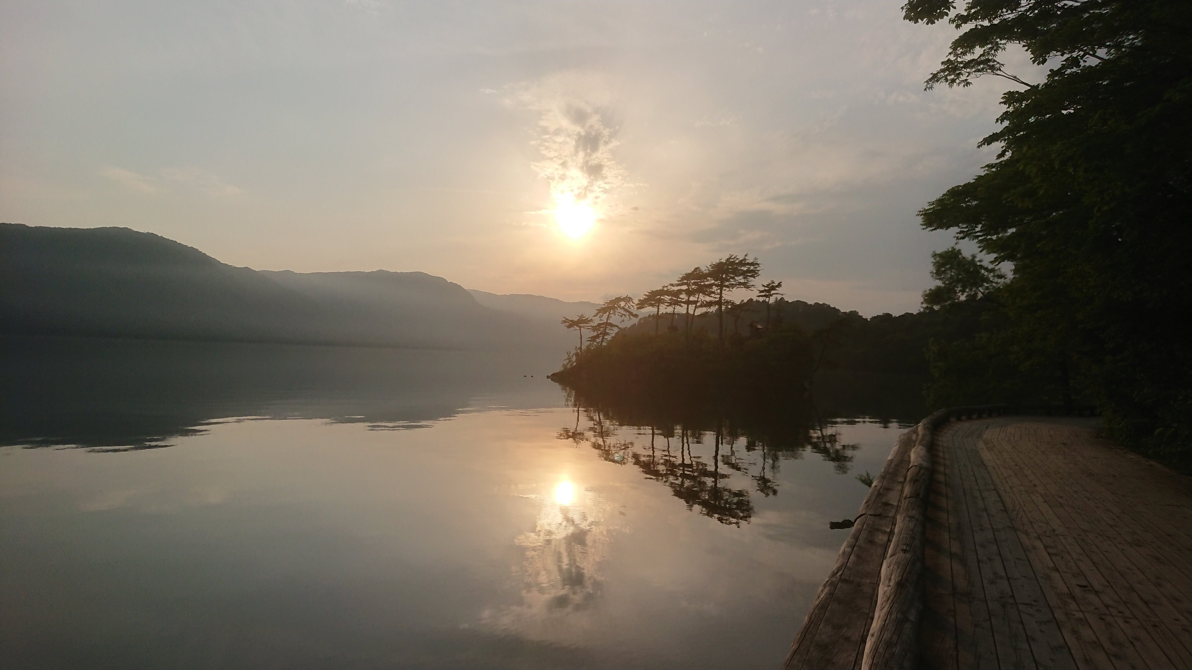 十和田湖(青森・秋田)で優雅なディナータイム♪ 特製弁当付き散策ツアー「夕暮れ開運ネイチャーウォーク」を開催します