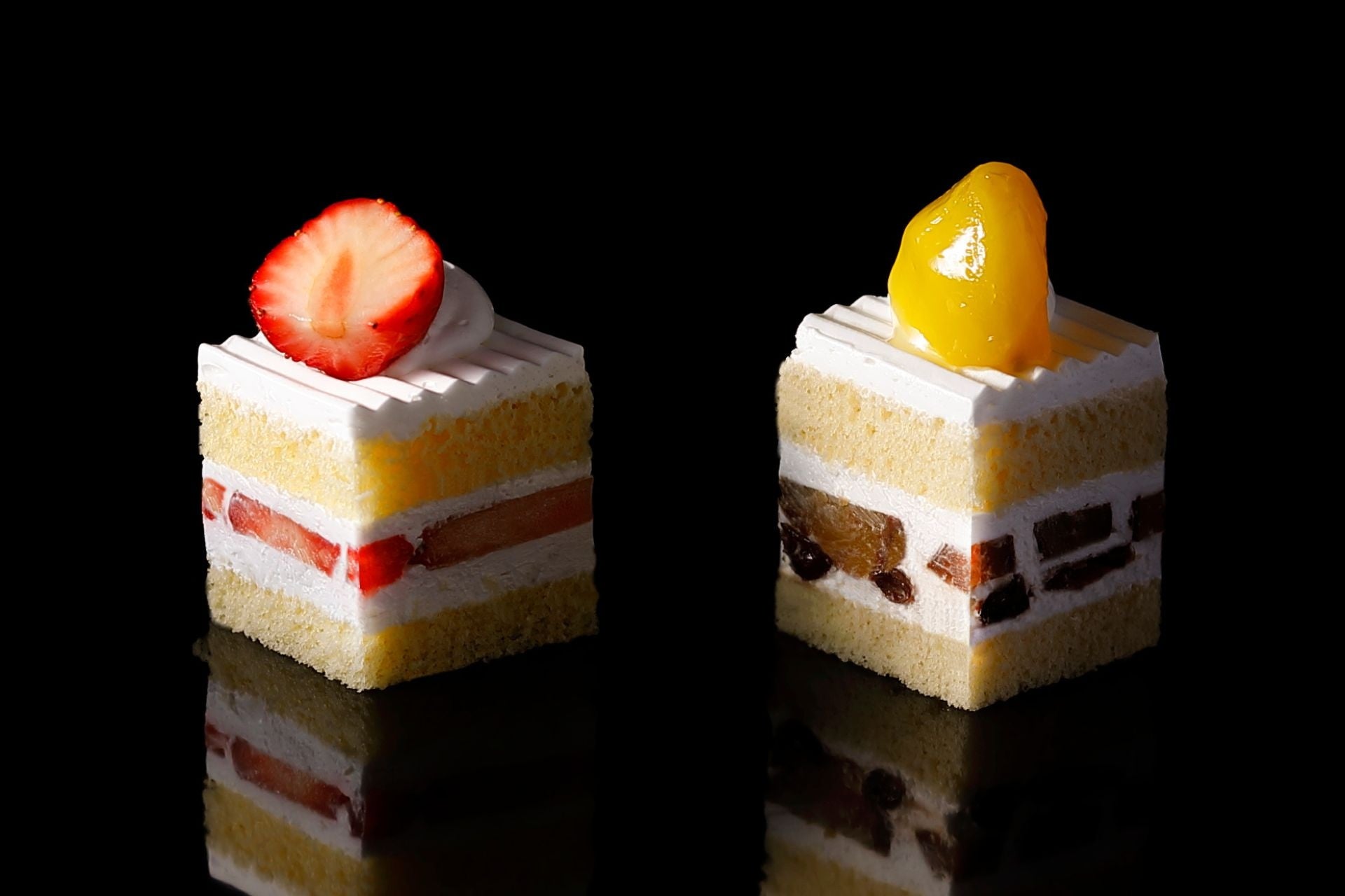 左：ストロベリーショートケーキ　右：マロンショートケーキ