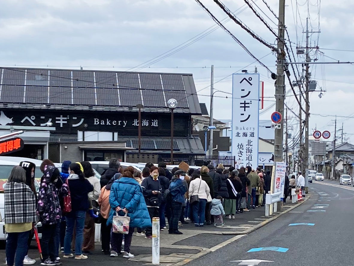 オープン初日の様子（2023年2月オープン　ペンギンベーカリー泉佐野店）