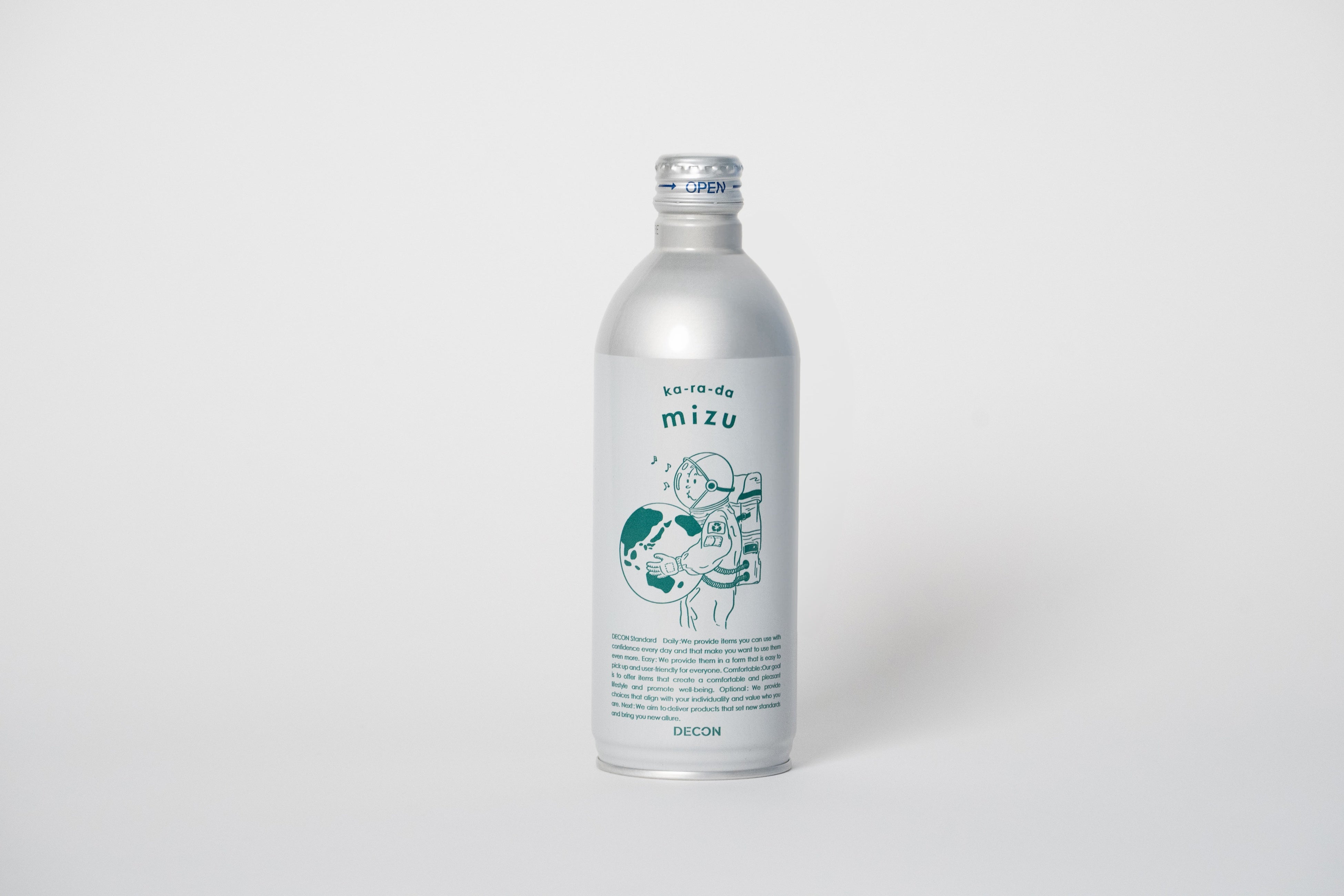 サーキュラーエコノミー(循環型経済)に寄与する、プラスチックフリーのアルミ缶ボトルを採用したミネラルウォーター「DECON ka-ra-da mizu」を11月23日(木)より販売開始いたします。
