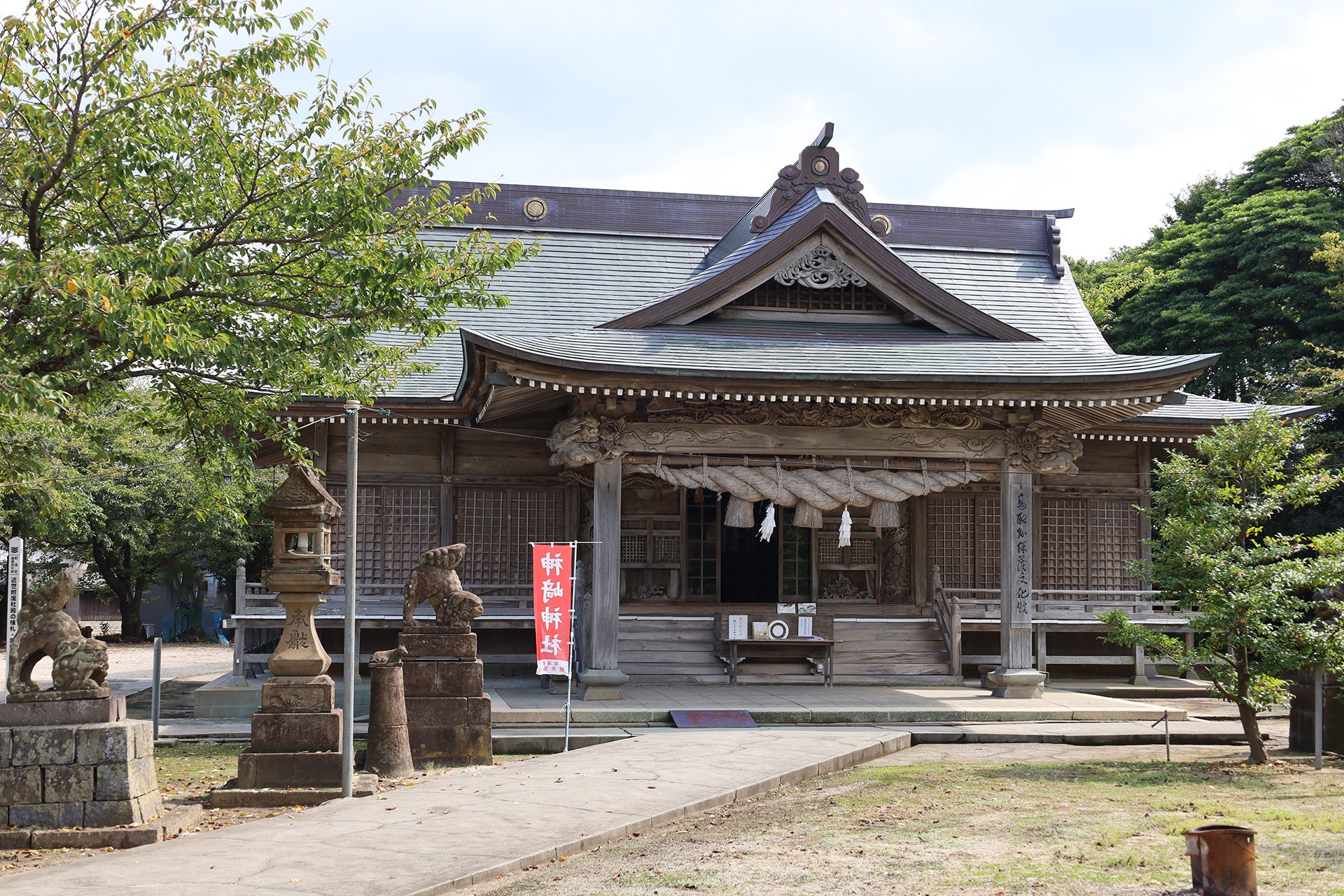 港近くにひっそりと佇む、神﨑神社