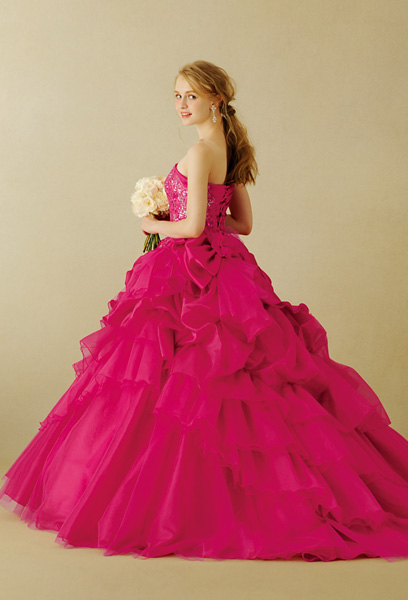 大人可愛いラズベリーピンクのドレス特集 Dressy ドレシー ウェディングドレスの魔法に Byプラコレ