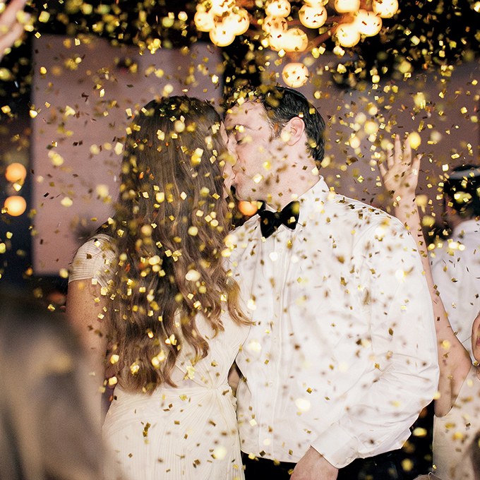 2015_bridescom-editorial_images-05-wedding-exit-photos-large-wedding-exit-photos-kelly-kollar-photography