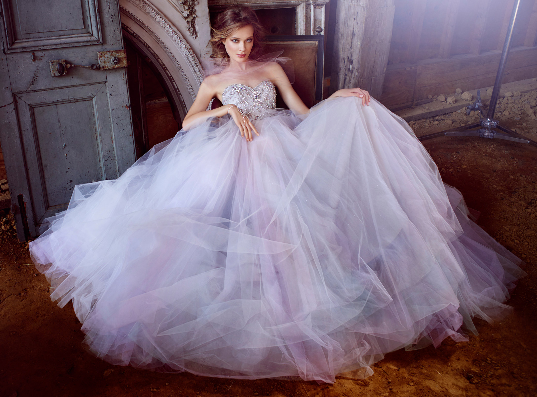 lazaro-bridal-tulle-ball-strapless-sweetheart-jeweled-chandelier-beaded-natural-chapel-3555_lg_lb