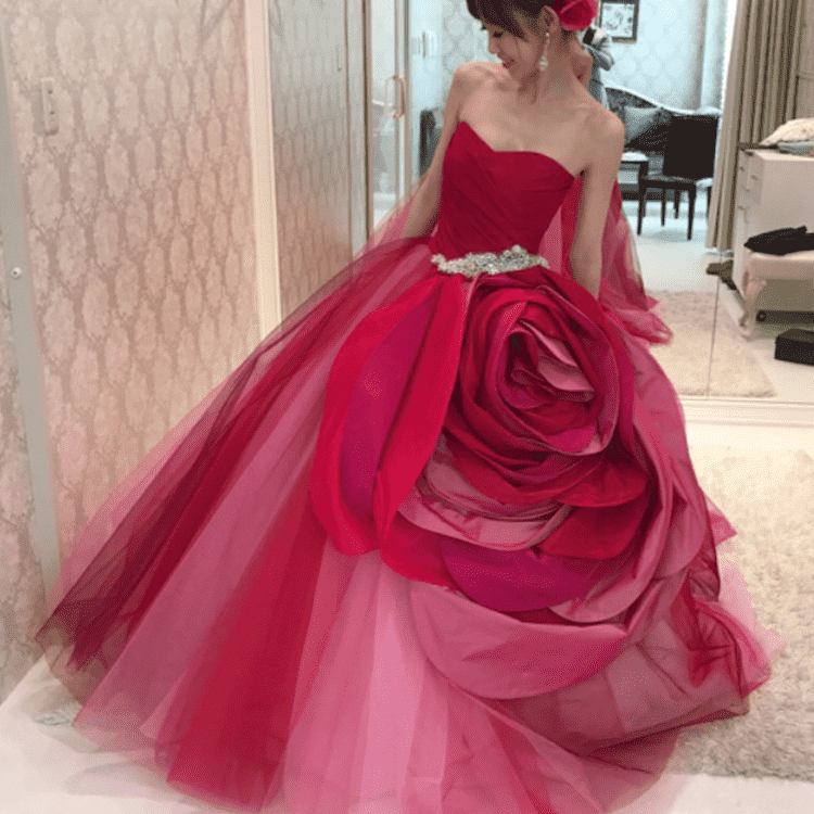 印象的な赤のカラードレスの試着レポ Dressy ドレシー ウェディングドレスの魔法に Byプラコレ