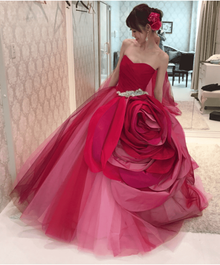 印象的な赤のカラードレスの試着レポ Dressy ドレシー ウェディングドレスの魔法に Byプラコレ