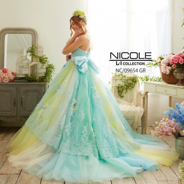 NICOLE ニコル カラードレス ウェディングドレス 大きめサイズ NICOLE(ニコル)のウェディングドレス