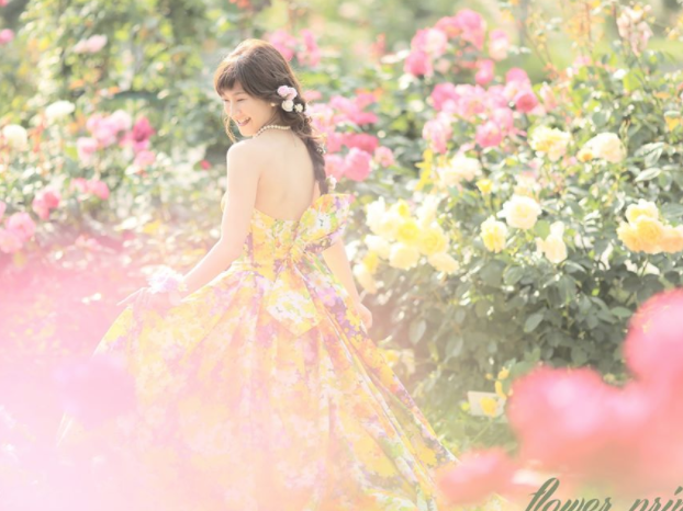 注目ロケーションフォトをpic お花畑で華やかなウェディングフォトを Dressy ドレシー ウェディングドレスの魔法に Byプラコレ