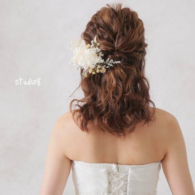 元のウエディング 花嫁 髪型 ミディアム 最高の花の画像