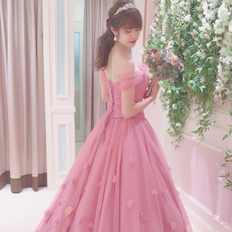 ピンク好きな花嫁さま大必見 女性の永遠の憧れ ピンクのカラードレス試着レポ Dressy ドレシー ウェディングドレスの魔法に Byプラコレ Part 2