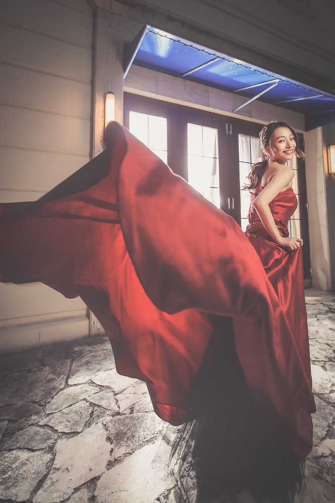 女性を華やかに美しく魅せてくれるカラー”赤”のカラーウェディング