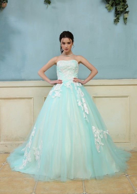 夏にぴったりラムネカラーのドレス | DRESSY【公式】ウェディング