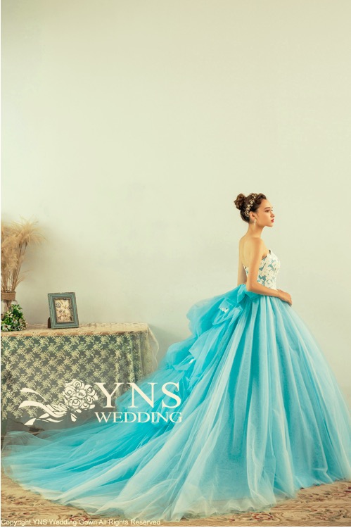 夏にぴったりラムネカラーのドレス | DRESSY【公式】ウェディング