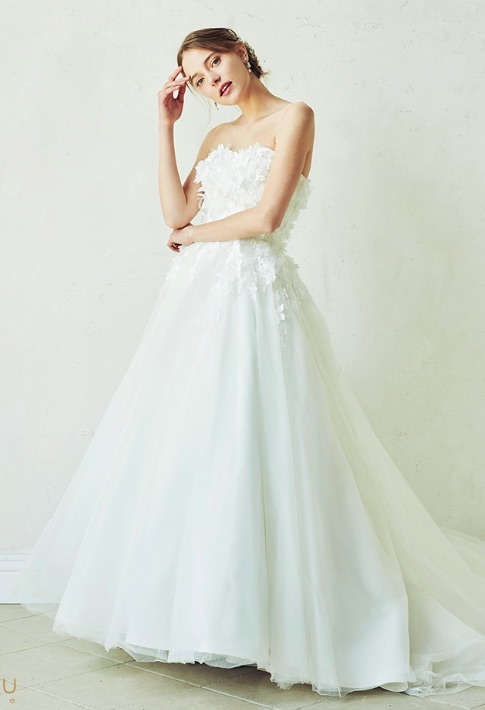 スイートさとモードさを持ち合わせた『ecruspose（エクリュスポーゼ