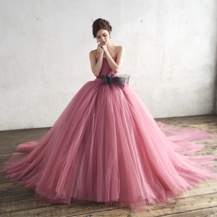 2020年最新版】揺るぎない人気♡大人ピンクカラーのウェディングドレス 