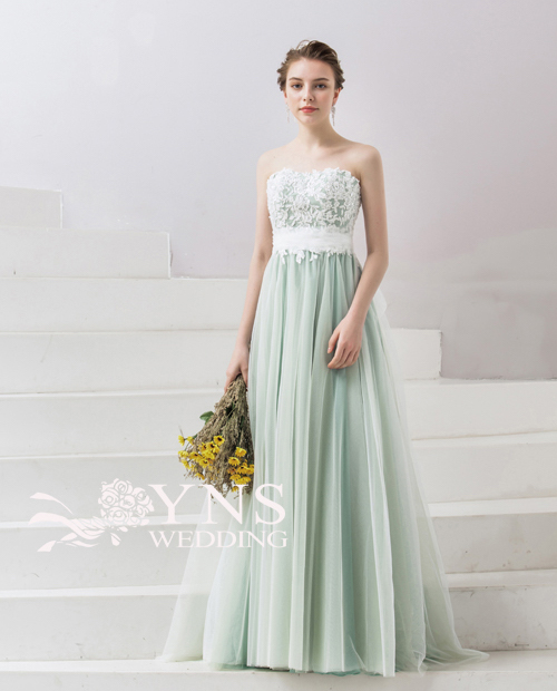 2019年 プレ花嫁さま必見 モスグリーンのカラードレスがcute イメージ別でご紹介します Dressy ドレシー Byプラコレウェディング