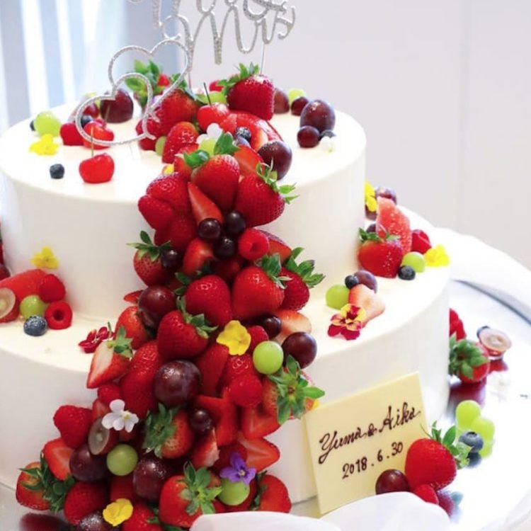 ストロベリーシャワーケーキ Dressy ドレシー ウェディングドレスの魔法に Byプラコレ