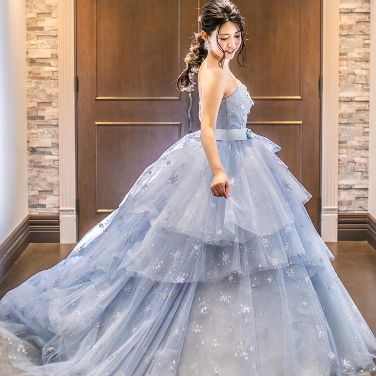 Kiyoko Hata の可愛いカラードレスで みんなの視線を惹き寄せちゃいましょう Dressy ドレシー ウェディングドレス の魔法に Byプラコレ