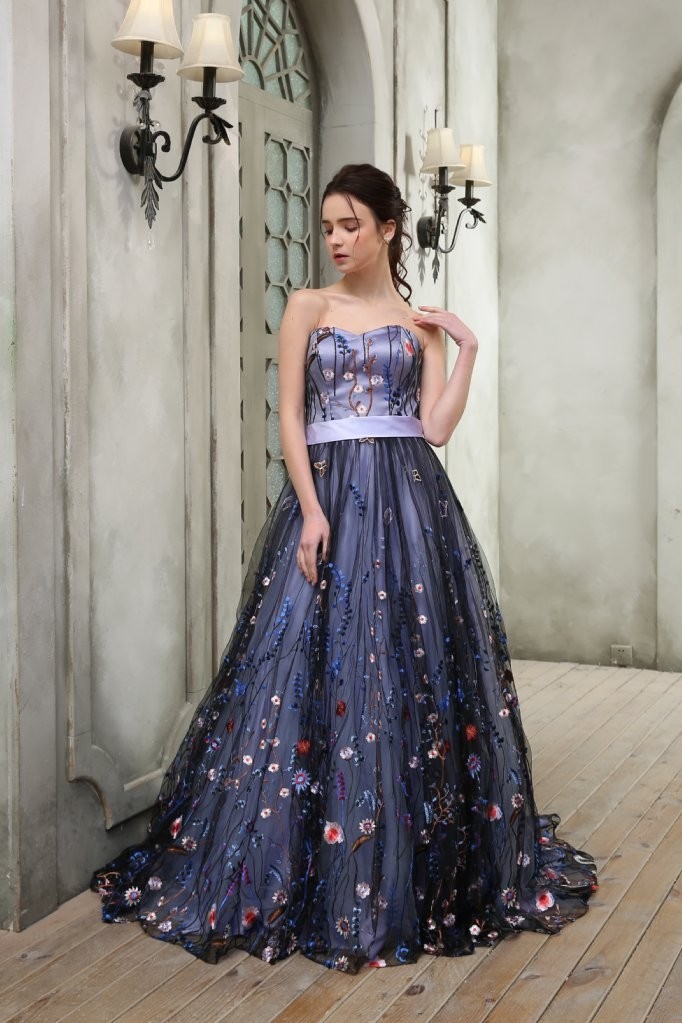 トレンドのペールカラードレスがかわいい♡Annie Bridalの人気