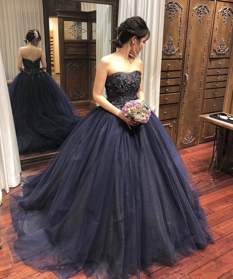 2019年も注目のカラー♡Dressy花嫁さまのネイビーカラードレスの試着