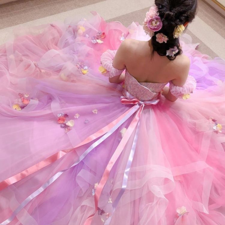 試着レポ カラードレスで迷っているプレ花嫁様必見 可愛すぎる The Hany のカラードレス Dressy ドレシー ウェディングドレス の魔法に Byプラコレ