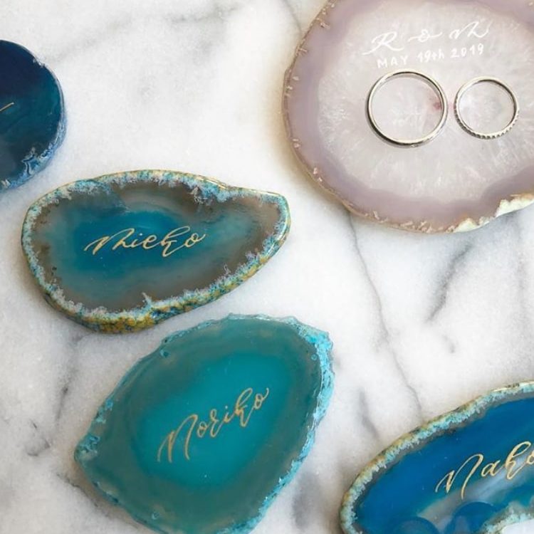 海外風アゲート席札ってなに Dressy ドレシー ウェディングドレスの魔法に Byプラコレ