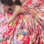 鮮やかで繊細な柄がGOOD◎［M/mika ninagawa］のカラードレスが素敵✧