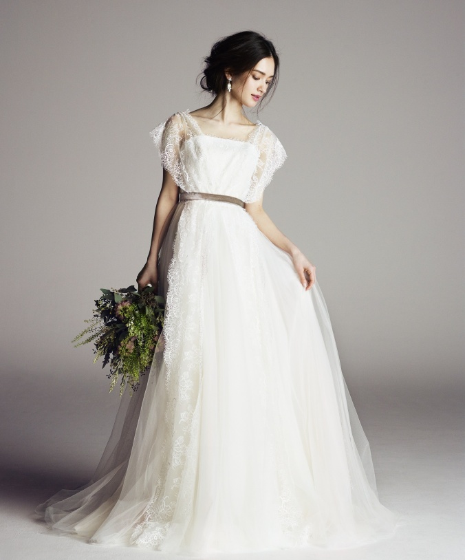 軽やかでエアリーな着心地✨ガーデンウェデイングやビーチ婚にも◎ウェディングドレス ガーデンウェディングの花嫁様へ】エアリーで華やかな