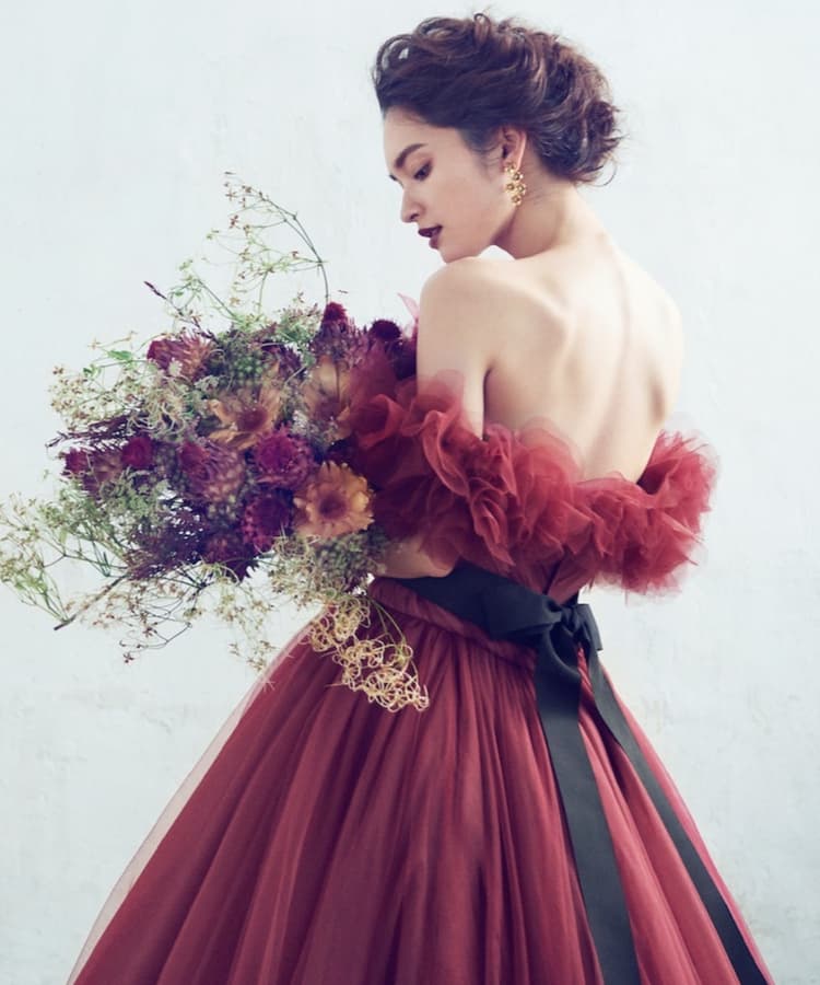 サッシュベルト×ウェディングドレスが本当に可愛い♡ドレスの雰囲気を 