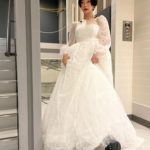 うたコンで着用したウェディングドレスは、花嫁に大人気の『ANTONIO RIVA(アントニオリーヴァ)』でした。 池田エライザさんの魅力もわせて紹介*