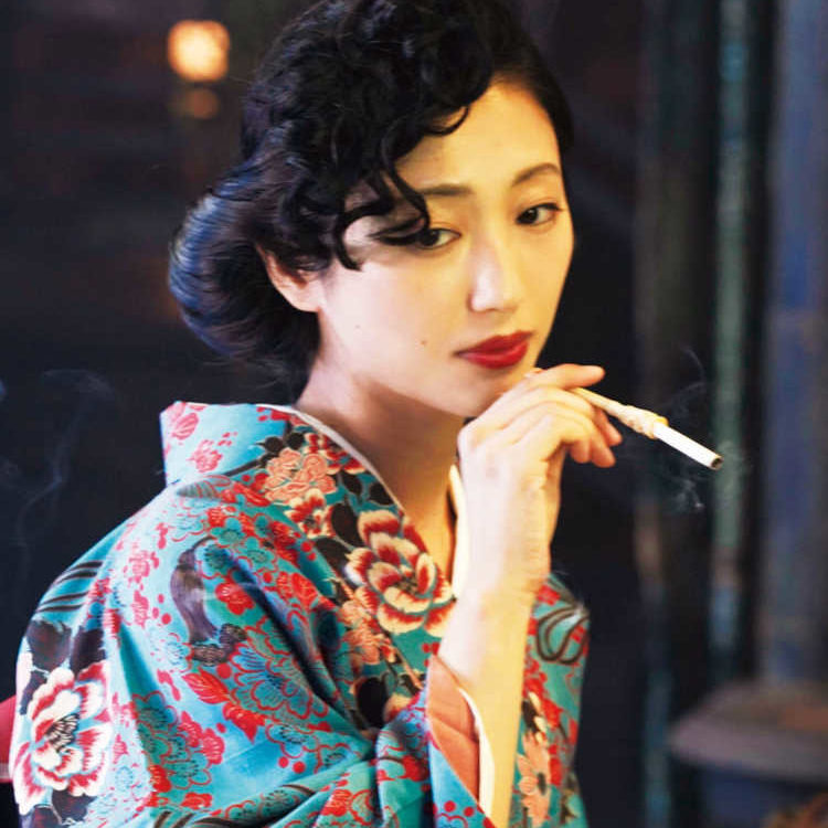 19 11 22 壇蜜さんと漫画家の清野とおるさんが いい夫婦の日 に入籍 Dressy ドレシー ウェディングドレスの魔法に Byプラコレ